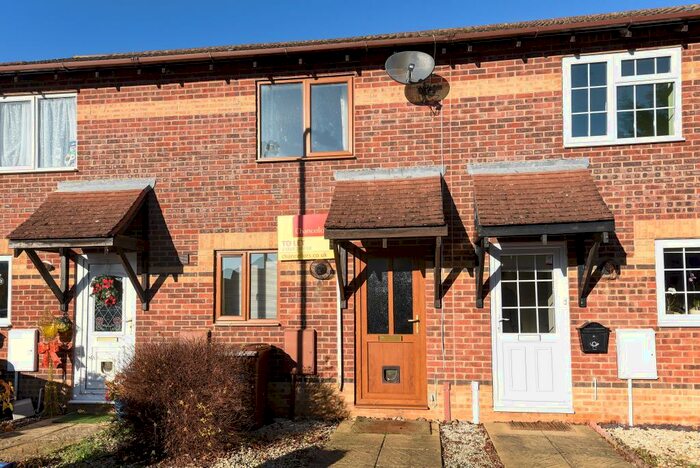 2 Bedroom Terraced House To Rent In Acorn Close, Bicester, OX26