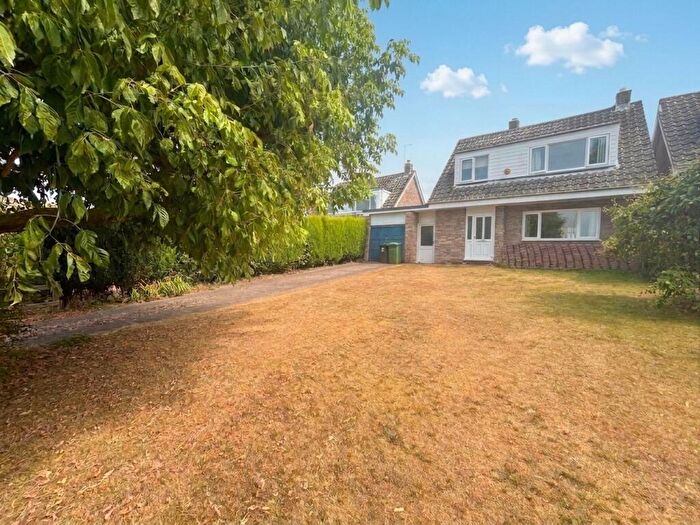 3 Bedroom Detached House For Sale In Court View Close, Almondsbury, BS32