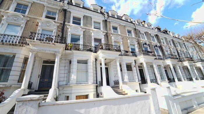2 Bedroom Flat For Sale In Sutherland Avenue, - Private Garden, W9