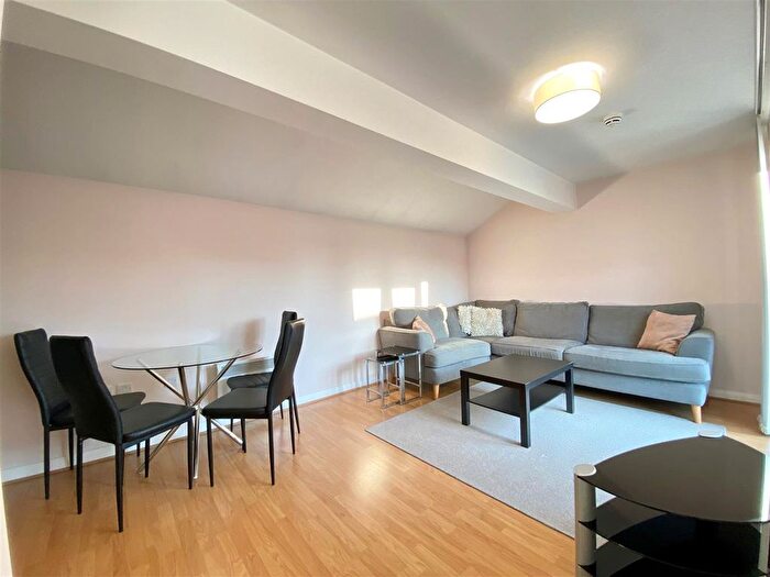 2 Bedroom Flat To Rent In City Link, Hessel Street, Salford, M50