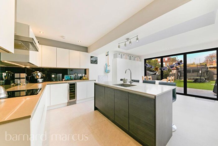 5 Bedroom House To Rent In Cavendish Road, New Malden, KT3