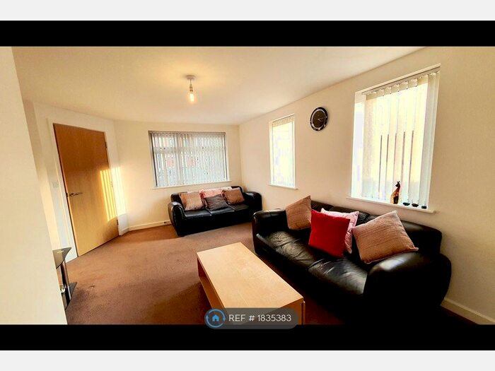 4 Bedroom End Of Terrace House To Rent In Blue Moon Way, Manchester, M14