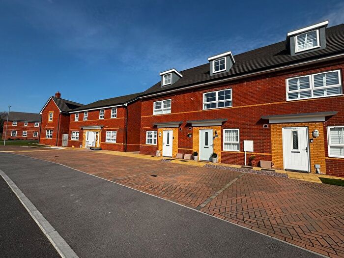 3 Bedroom Town House For Sale In Strickland Way, Wimborne, BH21