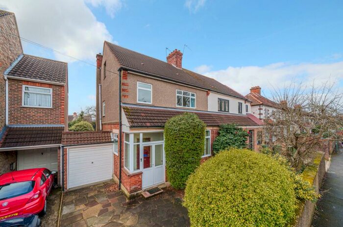 3 Bedroom Semi-Detached House To Rent In Eardley Road Belvedere, DA17