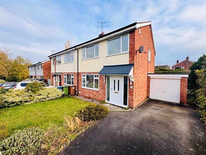 3 Bedroom House To Rent In Bridge Crescent, Stone, ST15