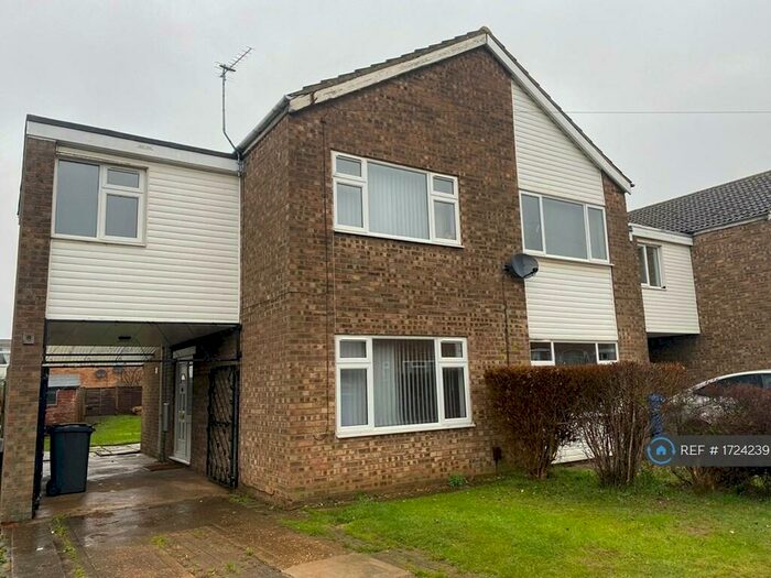 3 Bedroom Semi-Detached House To Rent In Tweed Close, Burton Latimer, Kettering, NN15