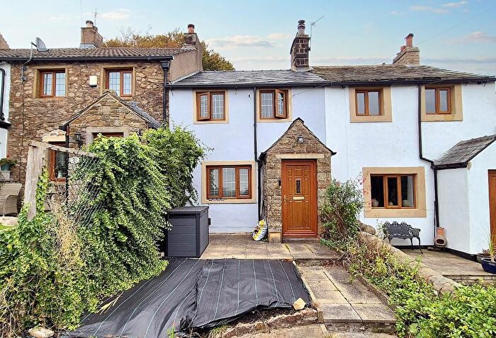2 Bedroom Cottage For Sale In Clitheroe Road, Sabden, BB7