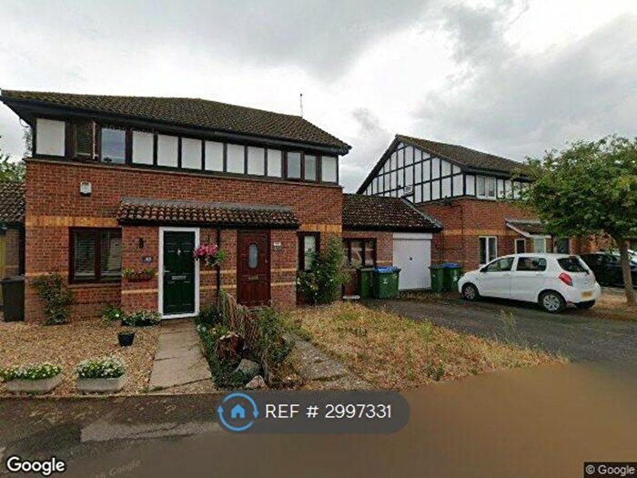 3 Bedroom Semi Detached House To Rent In The Pastures, Aylesbury, HP20