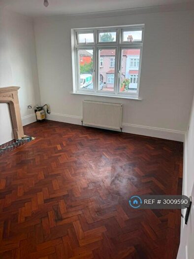 2 Bedroom Flat To Rent In Hornchurch Road, Hornchurch, RM11
