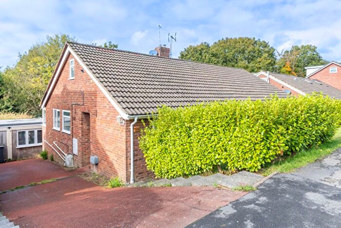 3 Bedroom Semi-detached Bungalow For Sale In Swaines Way, Heathfield, TN21