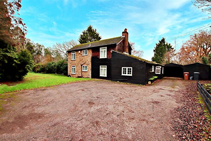 2 Bedroom Cottage For Sale In Buckettsland Lane, Borehamwood, WD6