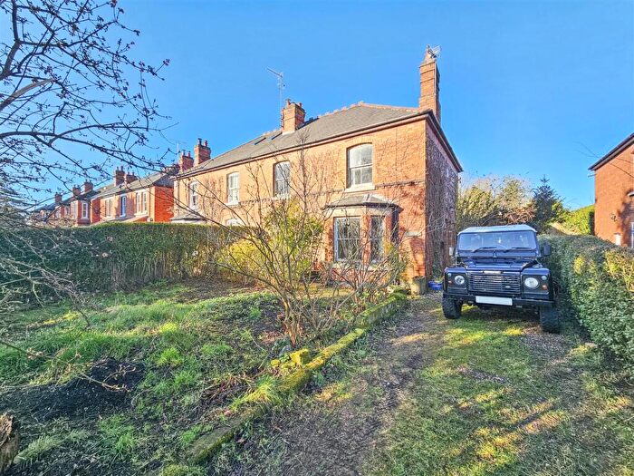4 Bedroom Semi-Detached House For Sale In Brookfield Drive, Hoveringham, Nottingham, NG14