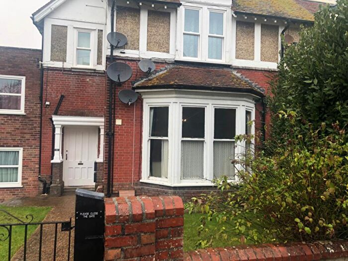 Apartment To Rent In Carlton Road North - Studio Flat, DT4