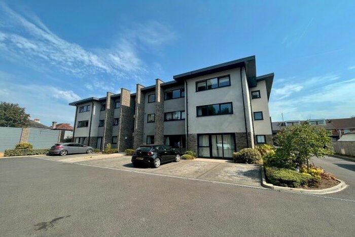 1 Bedroom Flat To Rent In Barrack Road, Christchurch, BH23