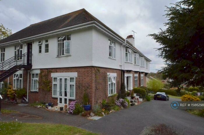 1 Bedroom Flat To Rent In High Trees, Dawlish, EX7