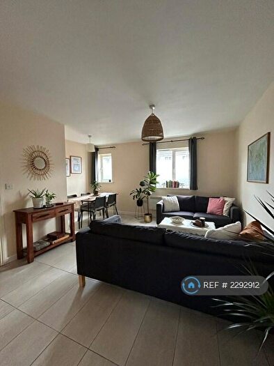 2 Bedroom Flat To Rent In Manchester Court, London, E16