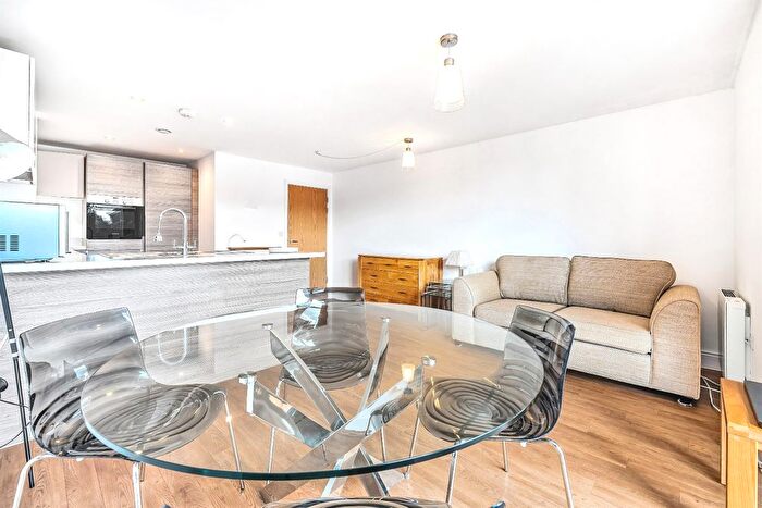 1 Bedroom Flat To Rent In Kennet House, Reading, RG1