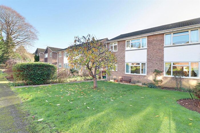 3 Bedroom Semi Detached House For Sale In The Bassetts, Cashes Green, Stroud, GL5
