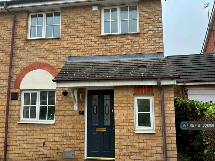3 Bedroom Semi-Detached House To Rent In Easby Grove, Monkston, Milton Keynes, MK10