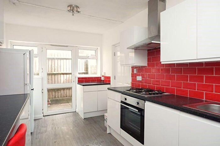 6 Bedroom Semi-Detached House To Rent In Southall Avenue, Brighton, BN2