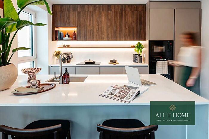 Studio For Sale In Bow Common Ln, London, E3