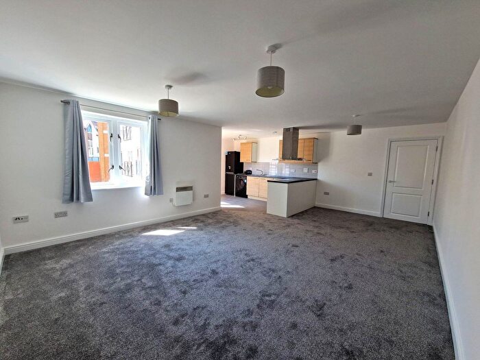 2 Bedroom Flat To Rent In Back Lane, Canterbury, CT1