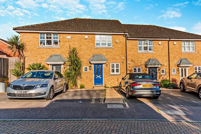2 Bedroom Terraced House To Rent In Aspen Grove, Pinner, HA5