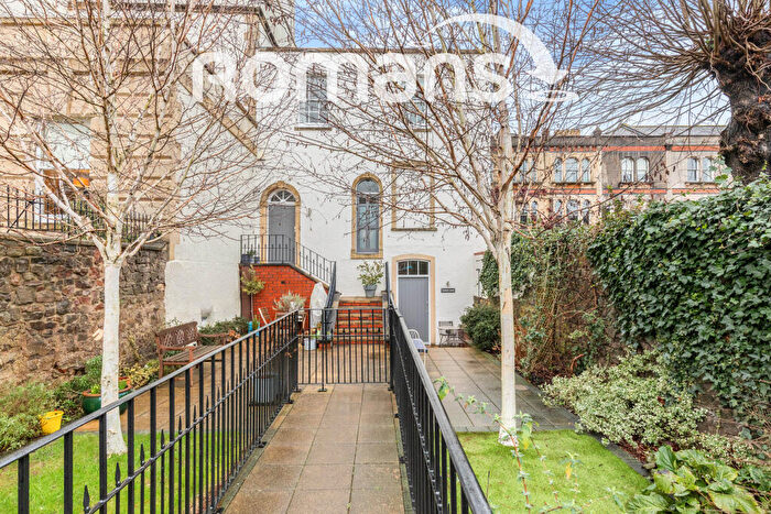 2 Bedroom Town House To Rent In Clifton Down Road, Bristol, BS8