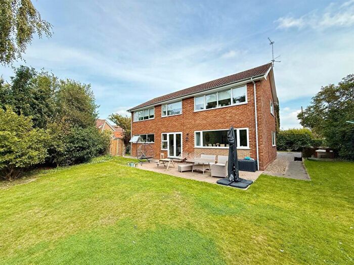 5 Bedroom Detached House For Sale In Ormesby St Margaret, NR29