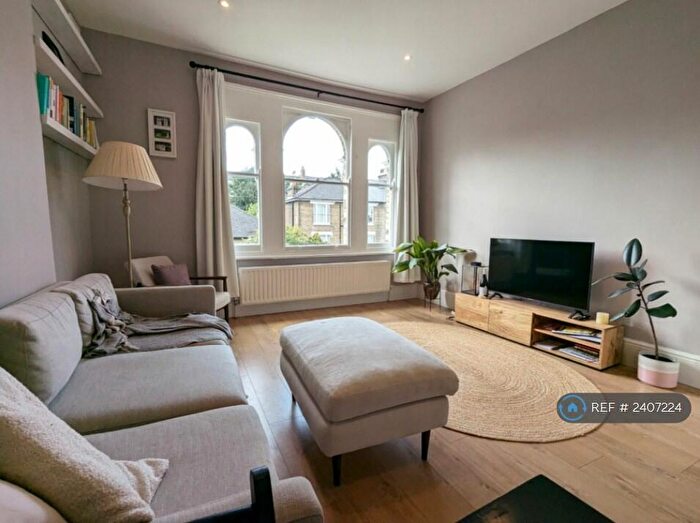 2 Bedroom Flat To Rent In Blackheath, London, SE3