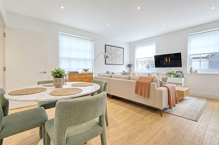 2 Bedroom Property For Sale In Chapel Street, Billericay, CM12