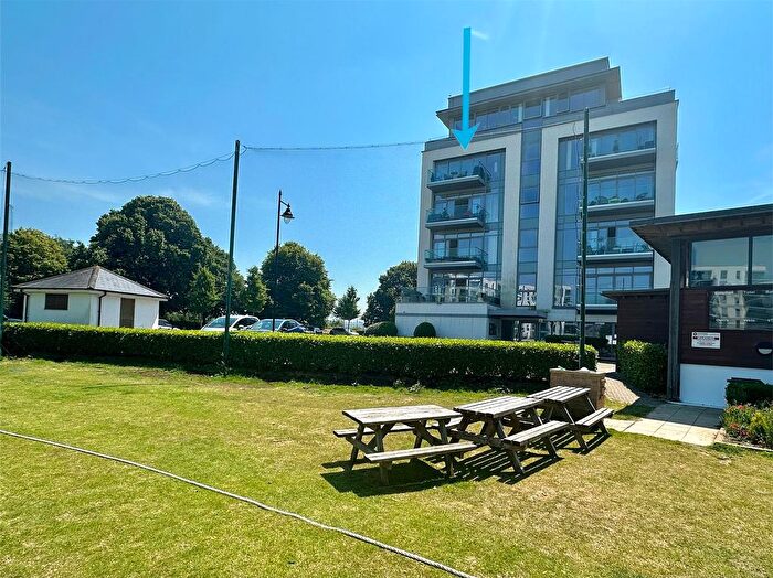 2 Bedroom Flat For Sale In Discovery Road, Plymouth, PL1