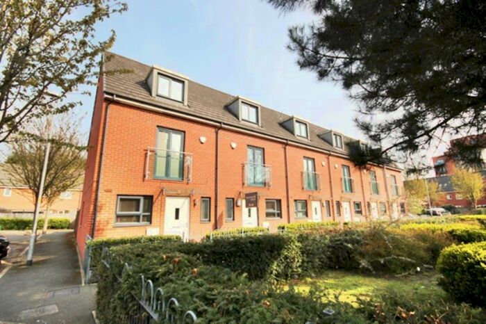 3 Bedroom Property To Rent In The Phoenix, Salford, M7