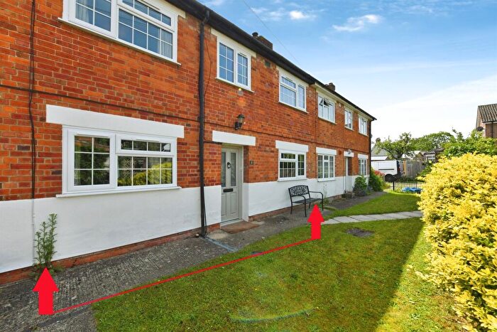 3 Bedroom Cottage For Sale In Mill Lane, Shrewton, Salisbury, SP3