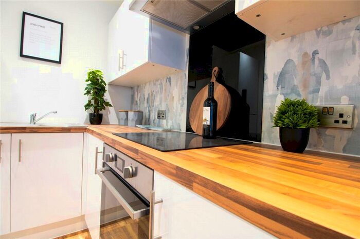 2 Bedroom Flat To Rent In Manchester Waters, Pomona Strand, Old Trafford, M16