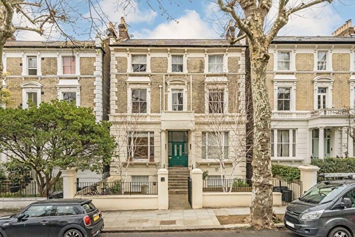 1 Bedroom Flat For Sale In Bassett Road, North Kensington, W10