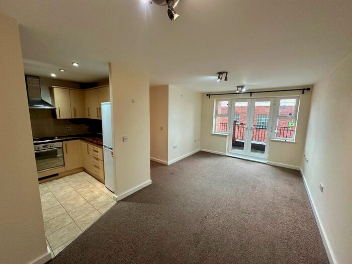 1 Bedroom Flat For Sale In Laporte Way, Luton, LU4