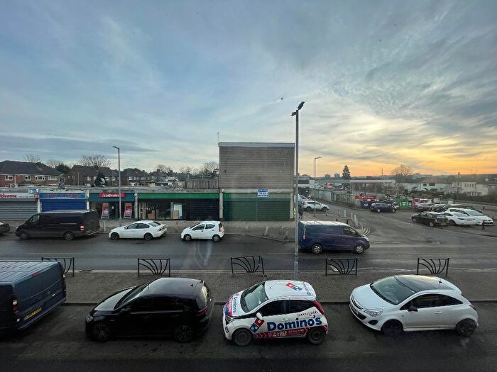 2 Bedroom Apartment For Sale In Sundon Park Parade, Sundon Park, Luton, Bedfordshire, LU3