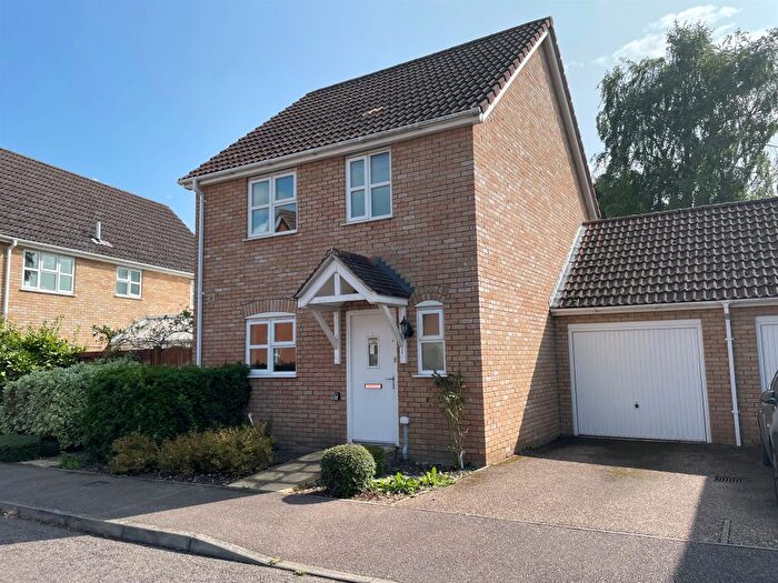 3 Bedroom Link Detached House For Sale In Green Acre Close, Mundford, Thetford, IP26