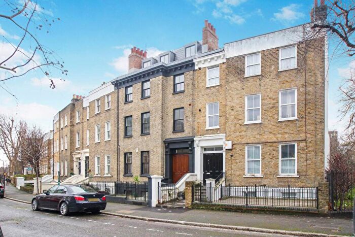 2 Bedroom Apartment To Rent In Darnley Road, Hackney, E9
