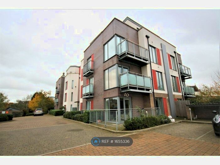 2 Bedroom Flat To Rent In Victoria Road, East Barnet, EN4