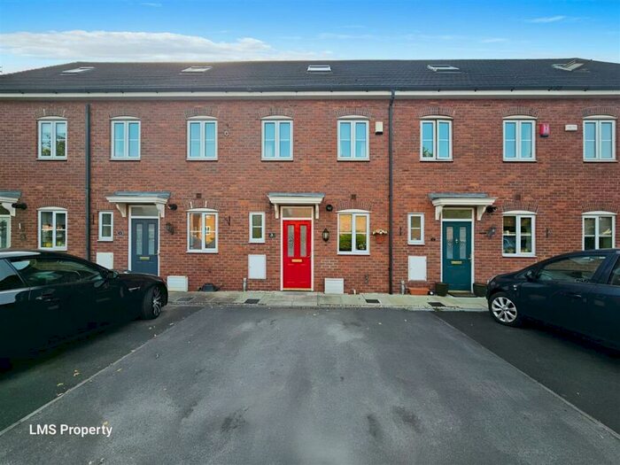3 Bedroom Town House For Sale In Sunnyside Walk, Arclid, CW11