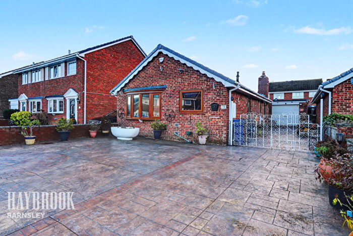 2 Bedroom Detached Bungalow For Sale In Ashley Croft, Royston, S71