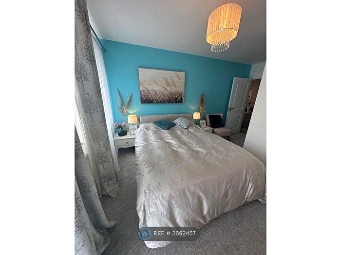 2 Bedroom Flat To Rent In Halligans Court, London, BR2