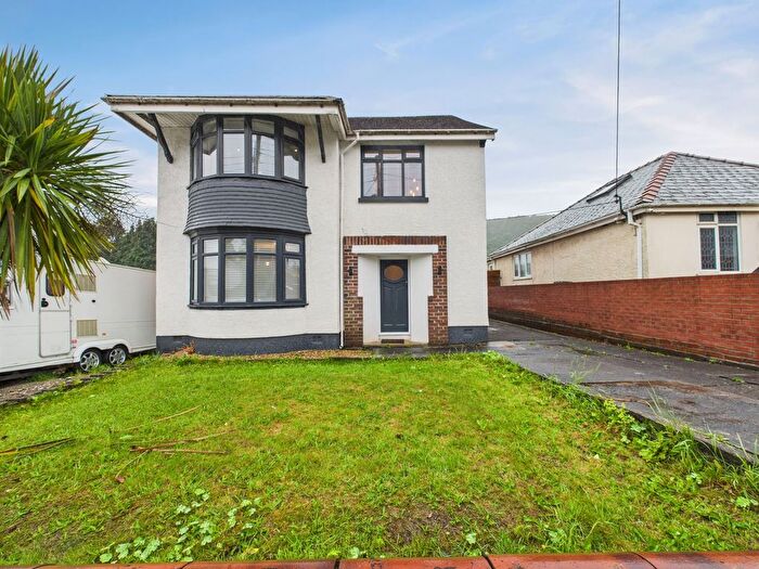 3 Bedroom Detached House For Sale In Lone Road, Clydach, SA6