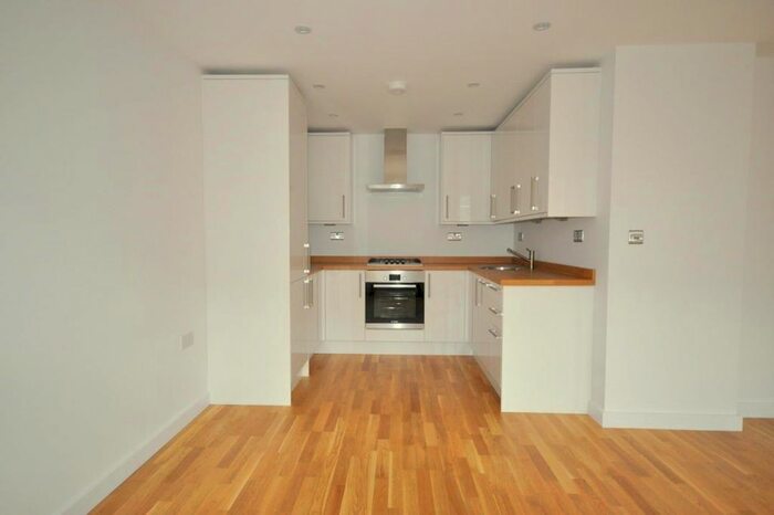 2 Bedroom Flat To Rent In Percy Road, Watford, WD18