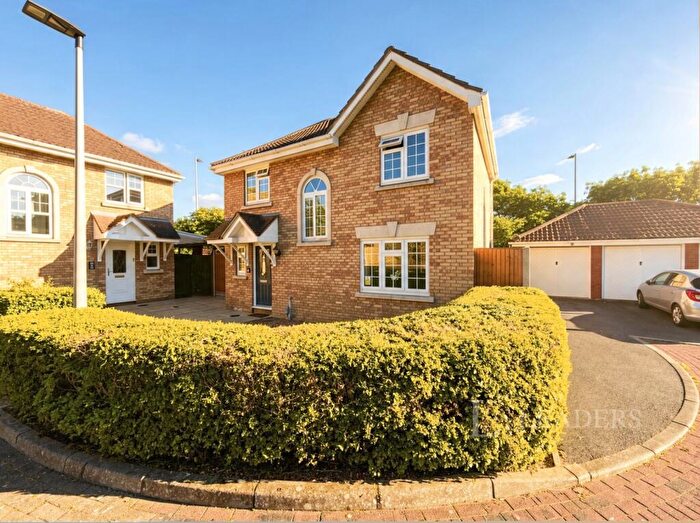 3 Bedroom Detached House For Sale In Bryony Close, Bedford, Bedfordshire, MK41