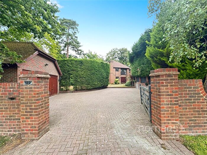 4 Bedroom Detached House For Sale In Ambleside Road, Lightwater, Surrey, GU18