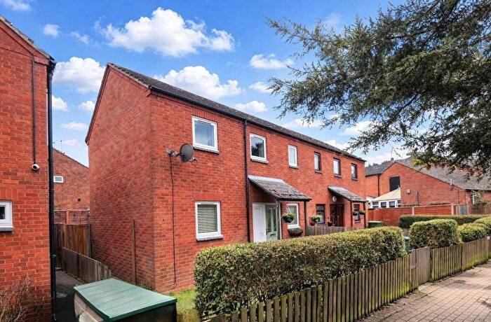 3 Bedroom Semi Detached House For Sale In The Grove, Bradwell, Milton Keynes, MK13