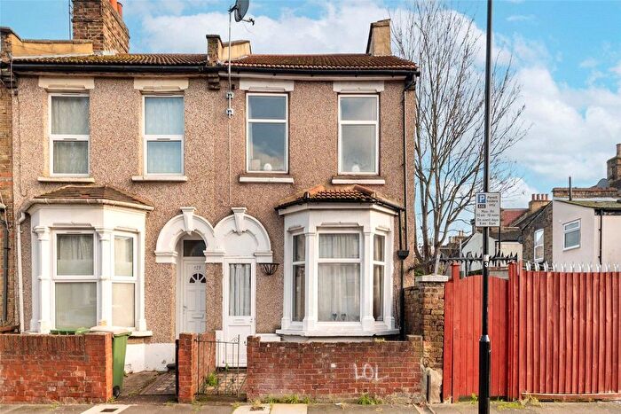 3 Bedroom Detached House For Sale In Meath Road, Stratford, London, E15